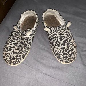 Size 6 Cheetah print hey dudes